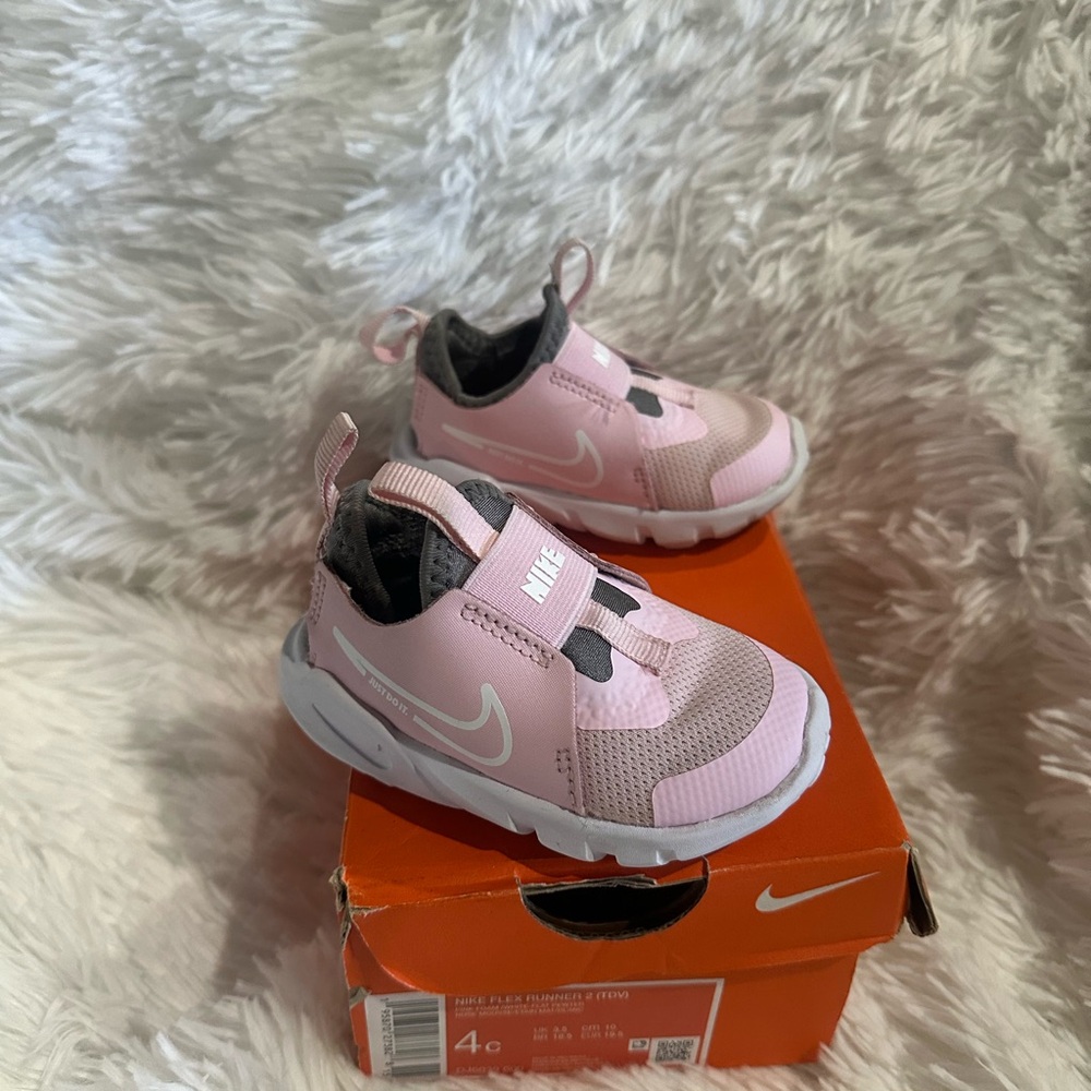 Nike Kids Light Pink Slip-On Sneakers